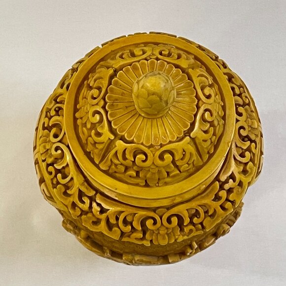 VINTAGE YELLOW Hand Carved Chinese Lidded Jar - Picture 3 of 13